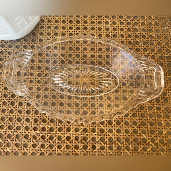 Clear Pressed Glass Starburst Doubled Handled Serving/Relish Dish - Picture 6 of 11